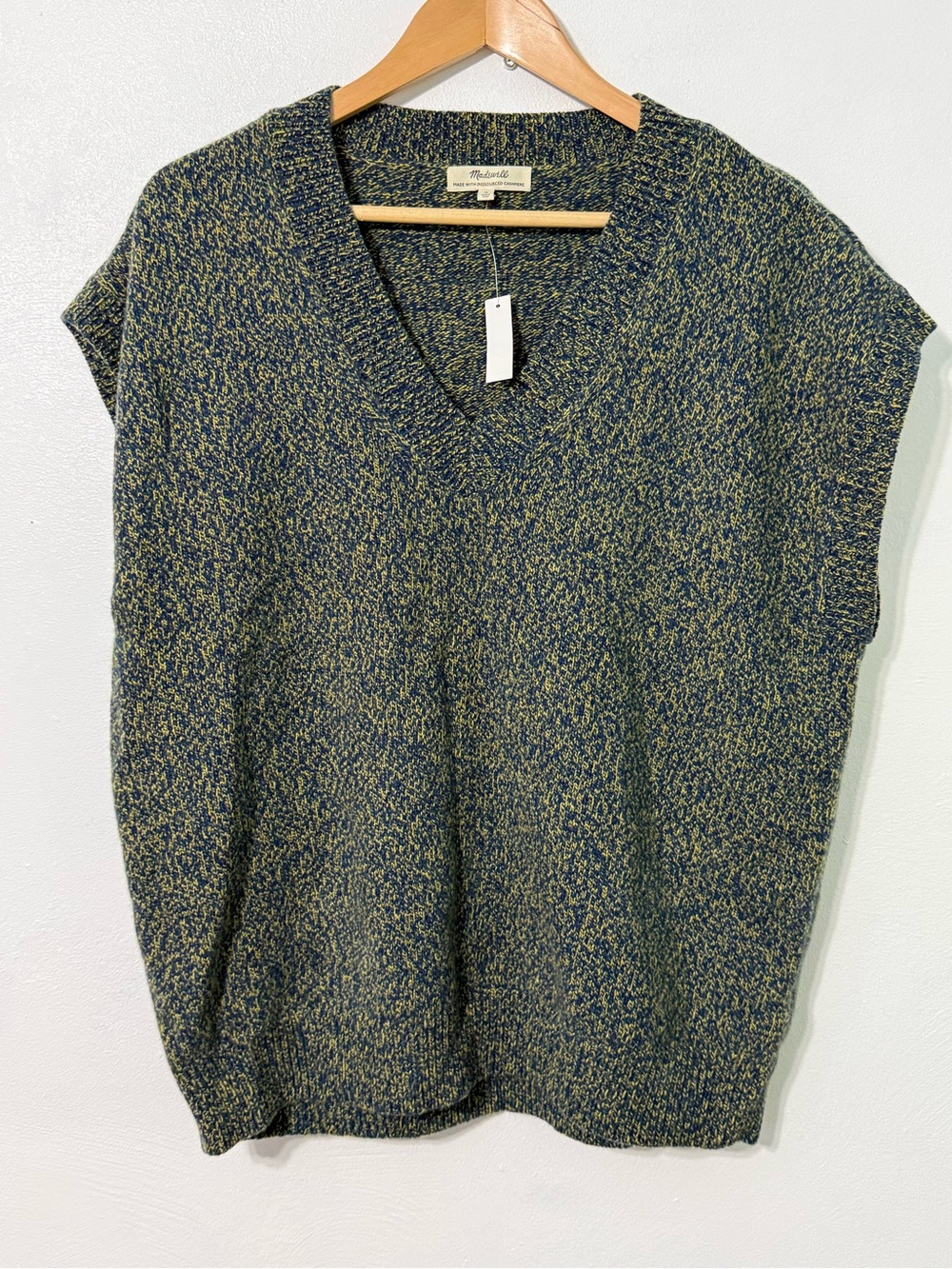 Madewell Donegal (Re)sponsible Cashmere V-Neck Sweater Vest new with tag - Picture 3 of 10